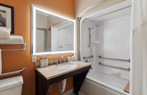 Slidell Hotel | Holiday Inn Hotel & Suites Slidell by IHG