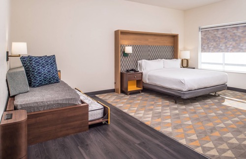 Joplin Hotel | Holiday Inn Joplin by IHG