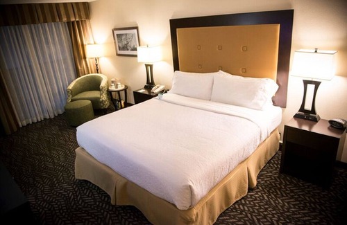 Downtown Little Rock Hotel | Holiday Inn Little Rock-Airport-Conference Center by IHG