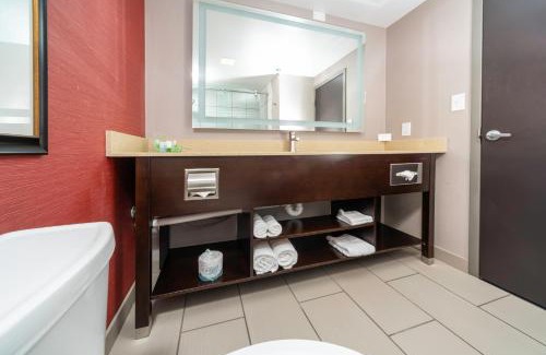 Jeffersontown Hotel | Holiday Inn Louisville East - Hurstbourne by IHG