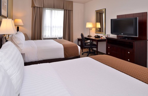 Madison Hotel | Holiday Inn Madison at The American Center by IHG