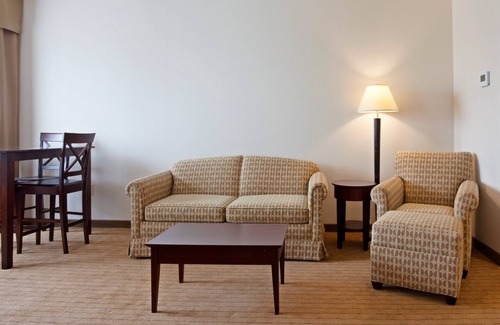 Madison Hotel | Holiday Inn Madison at The American Center by IHG