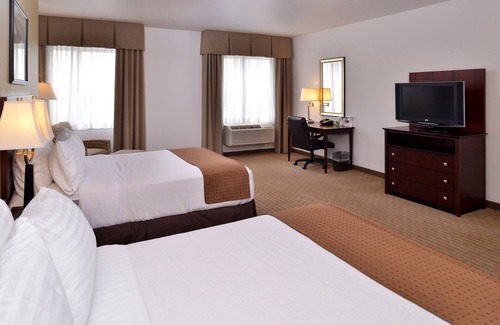 Madison Hotel | Holiday Inn Madison at The American Center by IHG