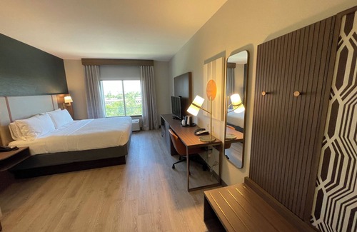 Central Oklahoma City Hotel | Holiday Inn Oklahoma City Airport by IHG