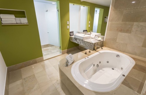 Jurica Hotel | Holiday Inn Queretaro Zona Krystal by IHG