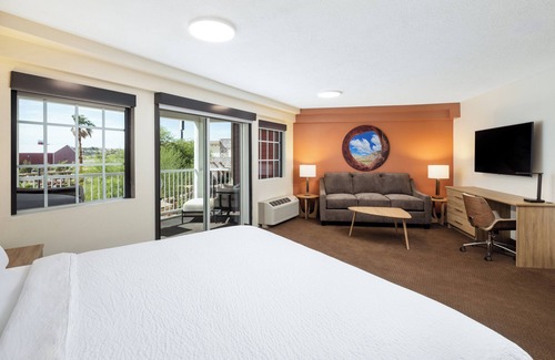 Mesquite Hotel | Holiday Inn Resort Mesquite by IHG