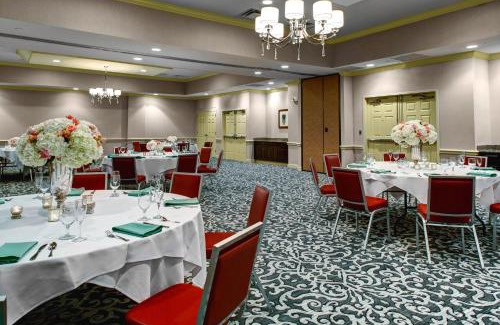 Yamacraw Village Hotel | Holiday Inn Savannah Historic District by IHG