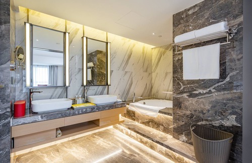 Xuhui Hotel | Holiday Inn Shanghai Huaxia by IHG