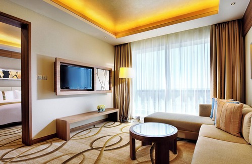 Pudong Hotel | Holiday Inn Shanghai Pudong Kangqiao by IHG