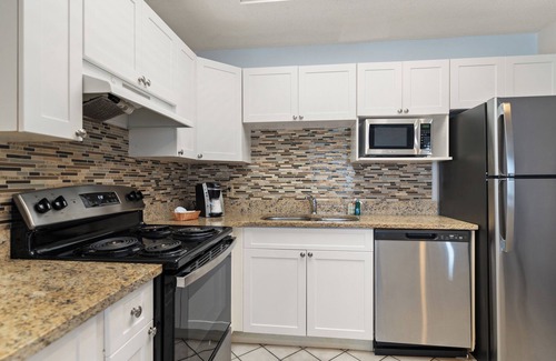 Indian Rocks Beach Hotel | Holiday Inn & Suites Clearwater Beach S-Harbourside by IHG
