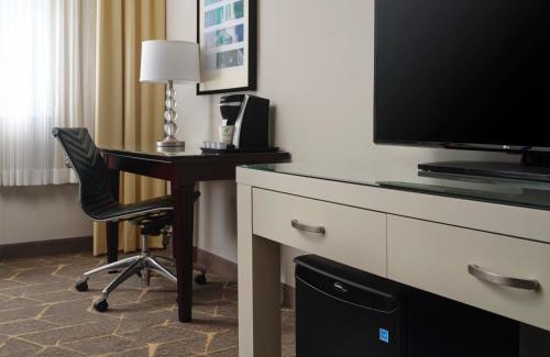 Peabody Hotel | Holiday Inn & Suites Boston Peabody by IHG