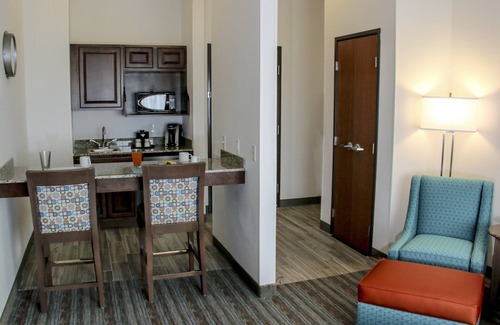 Centennial Hotel | Holiday Inn & Suites Denver Tech Center-Centennial by IHG