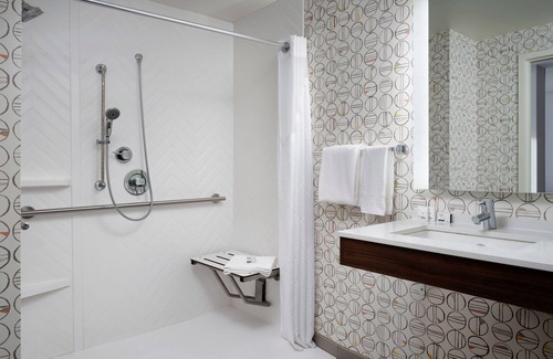 Marlborough Hotel | Holiday Inn & Suites Marlborough by IHG