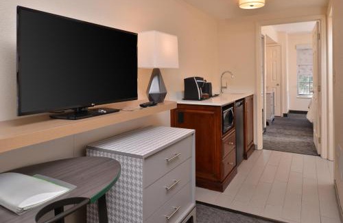 Southwest Raleigh Hotel | Holiday Inn & Suites Raleigh Cary by IHG