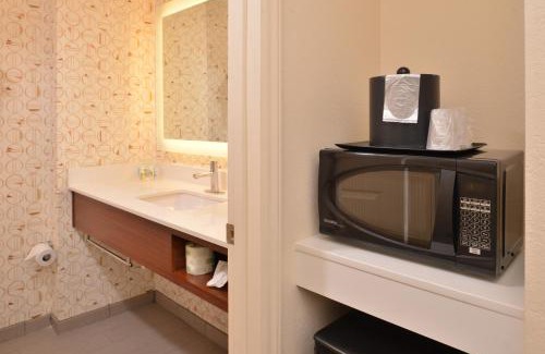 Southwest Raleigh Hotel | Holiday Inn & Suites Raleigh Cary by IHG