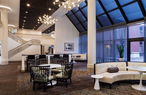 Sterling Hotel | Holiday Inn Washington-Dulles International Airport by IHG