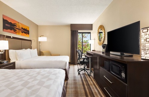 Sterling Hotel | Holiday Inn Washington-Dulles International Airport by IHG