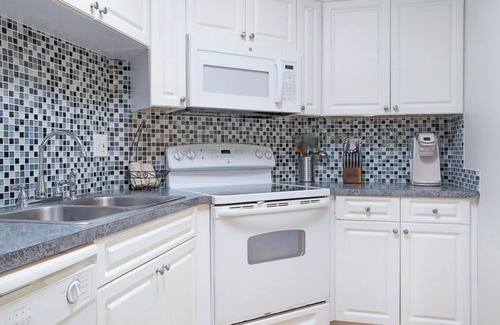 Tierra Verde Condo | Holiday Island 1 BR Condo