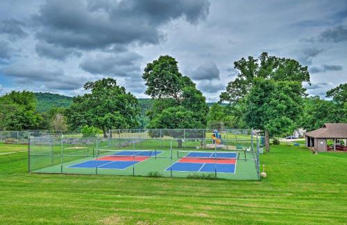 Eureka Springs House | Holiday Island Family Home on 13th Green!