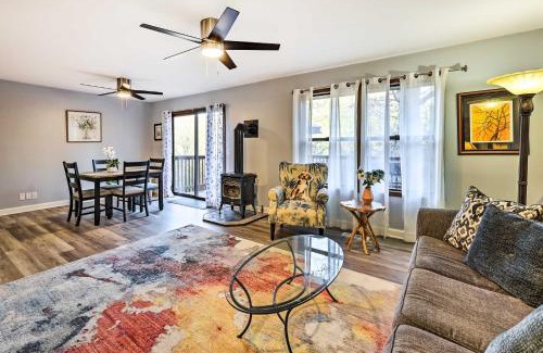 Eureka Springs House | Holiday Island Home Mountain View and Hot Tub!