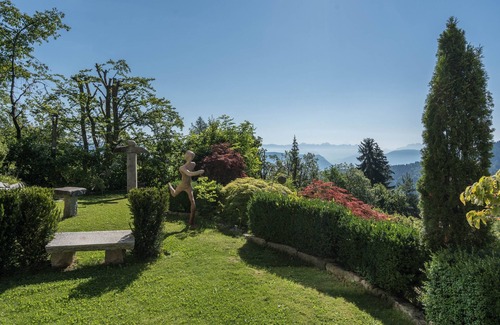 Tesimo Apartment | Holiday Apartment "Ursprung" on the Baumannhof with Wi-Fi & Balcony
