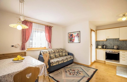 Mareo Apartment | Holiday Apartment "2 - Ciasa Primula"