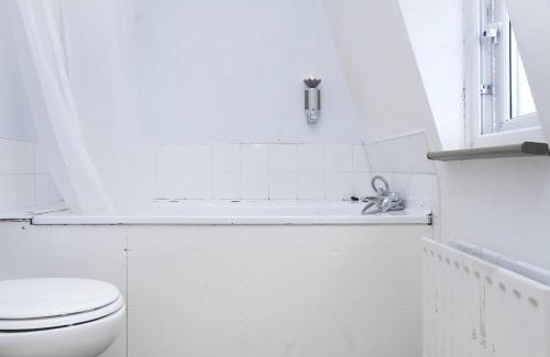 Ravenscourt Park Apartment | Holiday Lets London K