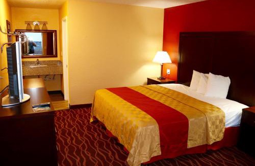 Salem Hotel | Holiday Lodge - Salem,OR