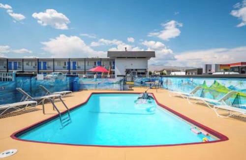Wenatchee Hotel | Holiday Lodge