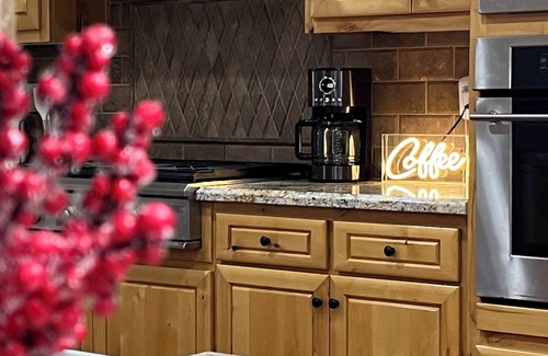Raisin Other | Holiday Modern Pet-Friendly Farmhouse, Pool,nGames, Sleeps 8, 3/2 w/Basement
