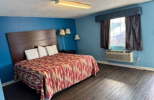 Cleveland Hotel | Holiday Motel by Belvilla Cleveland, TN