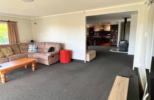 Takaka House | Holiday on Park Avenue