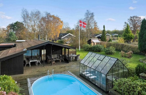 Havnsø House | Holiday paradise with pool near Havnsø Beach