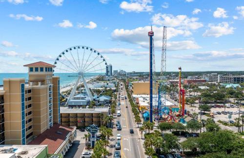 Downtown Myrtle Beach Apartment | Holiday Pavilion 208 by Palmetto Vacation Rentals