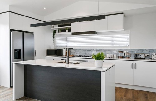 Wharewaka House | Holiday Pavilion in Taupo
