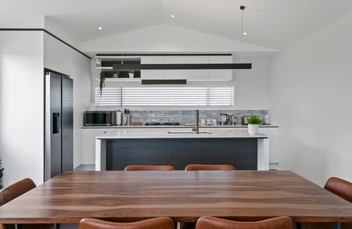 Wharewaka House | Holiday Pavilion in Taupo