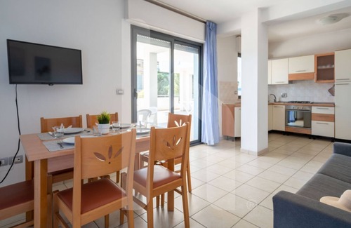 Pineto Apartment | Holiday Rendez Vous 31 - Second floor apartment with terrace facing the sea