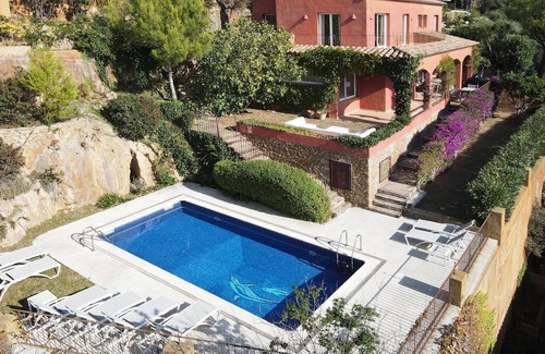 Begur House | Holiday rental villa with swimming pool in Begur, Aiguablava
