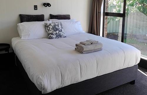 Lowburn House | Holiday retreat in the heart of old Cromwell!