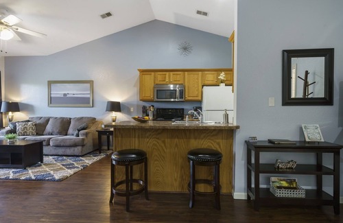 Branson Condo | Holiday Ridge Retreat Duo | Holiday Hills Branson | Golf Resort | Outdoor Pools