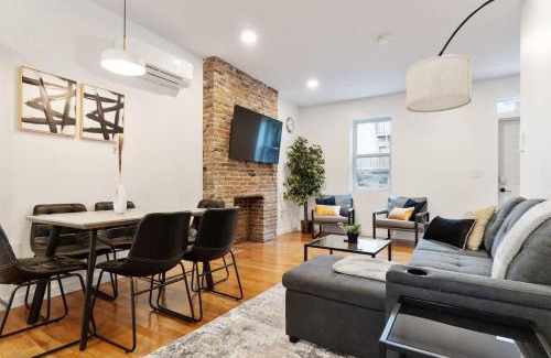 Central Northside House | Holiday Special 2 Houses Duplex Rental with 6 bdrms