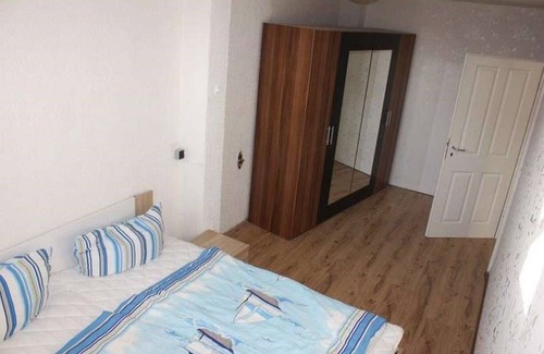 Neuendorf House | Holiday terraced house, trampoline Child-friendly, soccer field