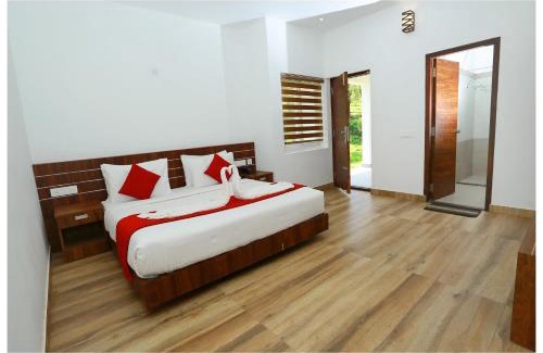 Elappara Hotel | Holiday Vagamon