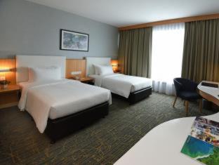 Taman Century Hotel | Holiday Villa Johor Bahru City Centre