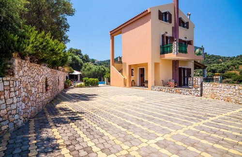 Stalos Villa | Holiday Villa with private pool in Stalos Chania Crete