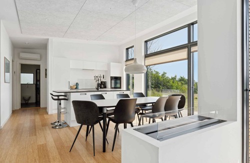 Sandvig House | Holiday with comfort, nature & modern design