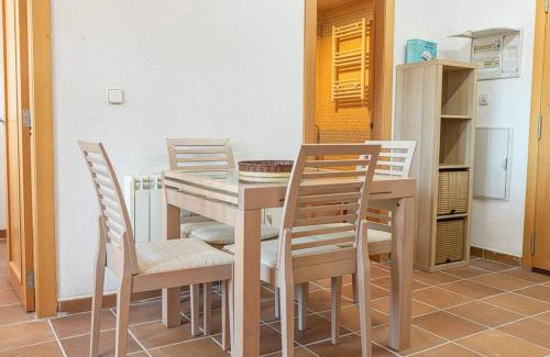 Pradollano Apartment | Holidays, Arttyfal, 2 Dormitorios para 4 personas, parking y wi-fi