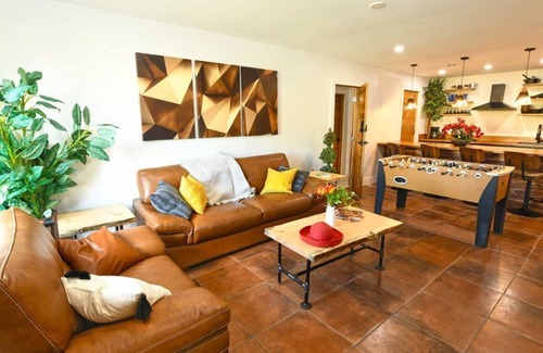Coral Ridge Isles House | Holidays Sale | 20-40% discounts | Private Pool | Beach 4min | Foosball