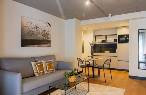 Perchel Sur Apartment | Holidays2Malaga Bubu Apartments Exterior View