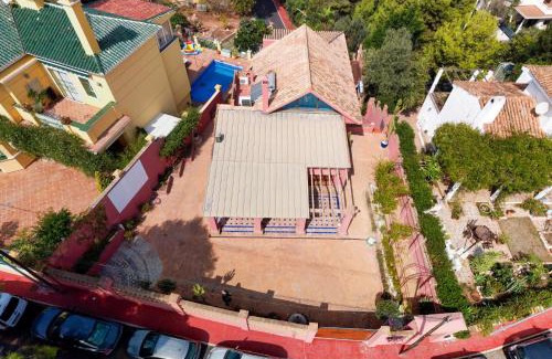 El Candado House | Holidays2Malaga Candado House pool & garden